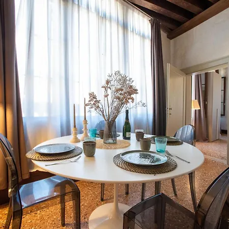 Apartmán Dream - Il Piu Centrale, Idromassaggio In Camera, Ascensore - 10 Min Da Rialto E San Marco